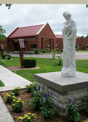 statue
